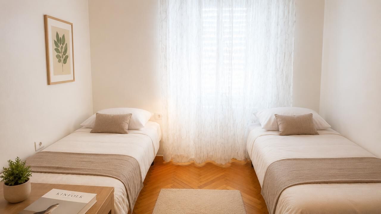 9 bedrooms, free WiFi, bed sheets