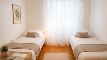 9 bedrooms, free WiFi, bed sheets