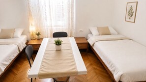 Internet, bed sheets - Large Guesthousewith Free Parking near Trieste and Croatia (Kozina)