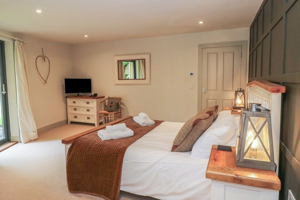 2 bedrooms, soundproofing, WiFi (free), individually decorated