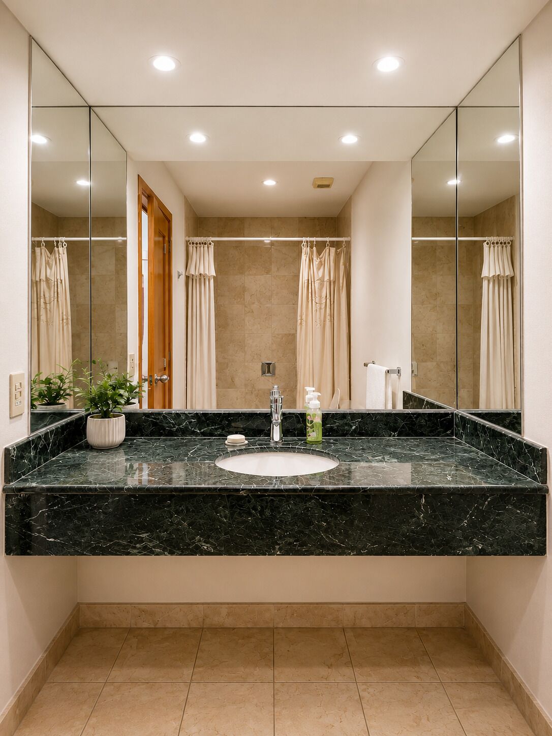 Deluxe Apartment, Balcony, Beach View | Bathroom