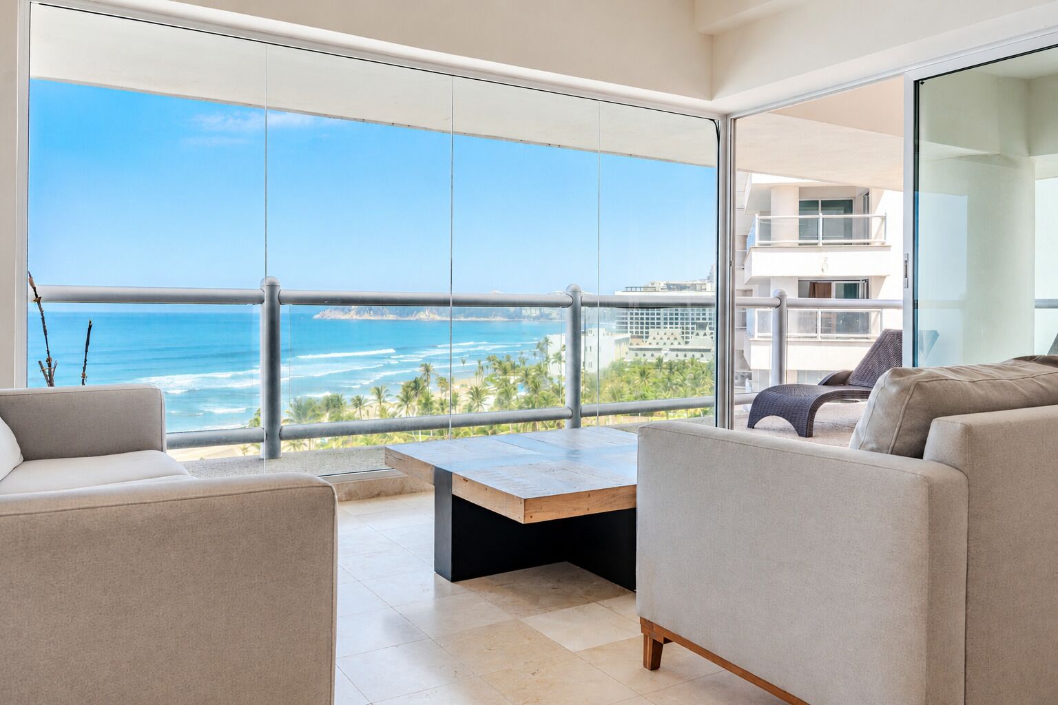 Appartamento Deluxe, balcone, vista spiaggia | Interni