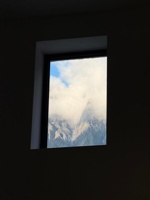 Phòng dành cho gia đình, ban công, quang cảnh thành phố | Nội thất