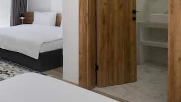 Kamar Keluarga, balkon, pemandangan gunung | Brankas, meja kerja, kedap suara, dan setrika/meja setrika