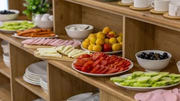 Alimentos y bebidas