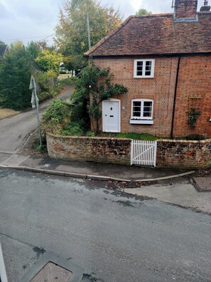 Exterior - Gorgeous 2 bedroom Kintbury cottage (Kintbury)