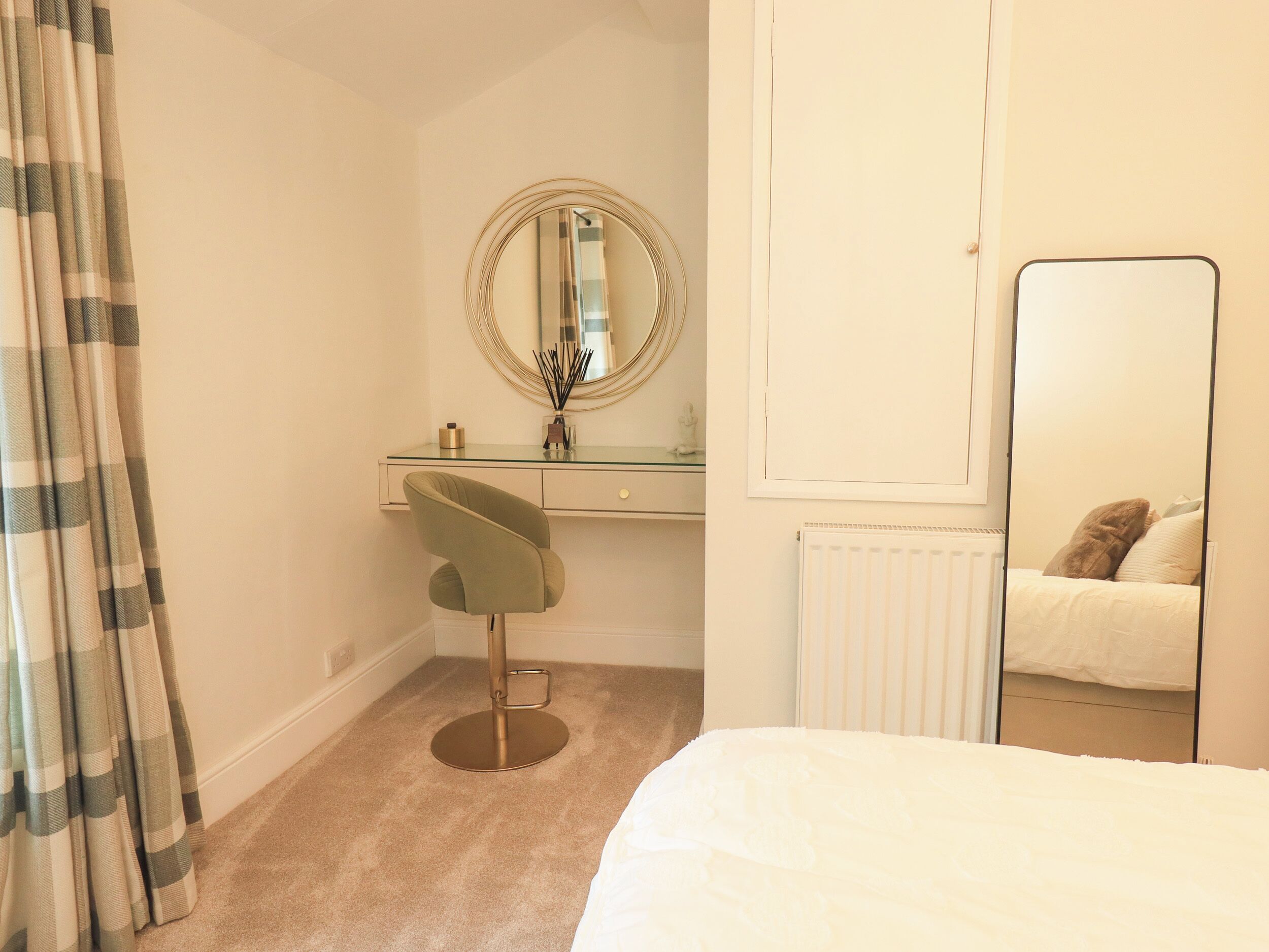 2 chambres, accès au Wi-Fi (inclus), décor unique, ameublement unique