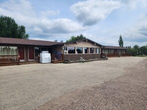 Exterior - Cedar Creek Resort (East Braintree)