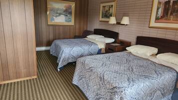 Standard Double Room | Laptop workspace, free WiFi