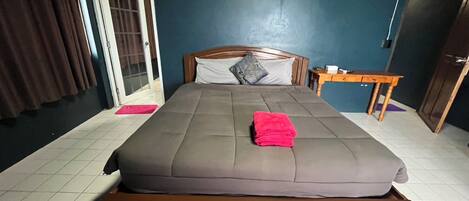 Habitación, 1 cama King size, vista a la playa | Escritorio y wifi gratis