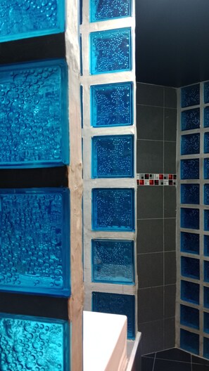 Shower, hair dryer, towels, soap - HiSSS Style (Cha am)