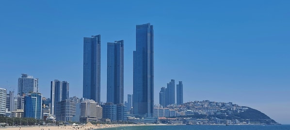 Beach - Busan Haeundae Beach Ocean Suite 4 min walk with 2 full bathrooms (Busan)