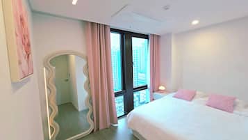 WiFi, bed sheets