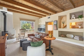 Fireplace, offices - Perfect Patio, Proximity to the Plaza (Santa Fe)