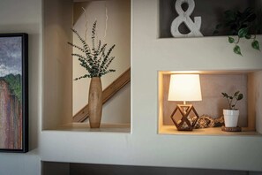 Interior - Perfect Patio, Proximity to the Plaza (Santa Fe)