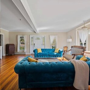 Living area - 8BR Luxury Farmhouse · Waterfall · Hot Tub · Catskills (Ellenville)