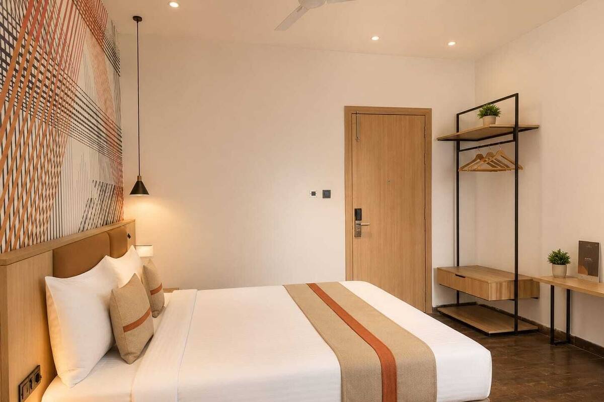 Deluxe Double Room | Hypo-allergenic bedding available, WiFi (free)