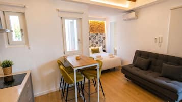 House | Dining