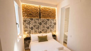 1 bedroom, iron/ironing board - Stay Near El Rastro for 4 (Madrid)
