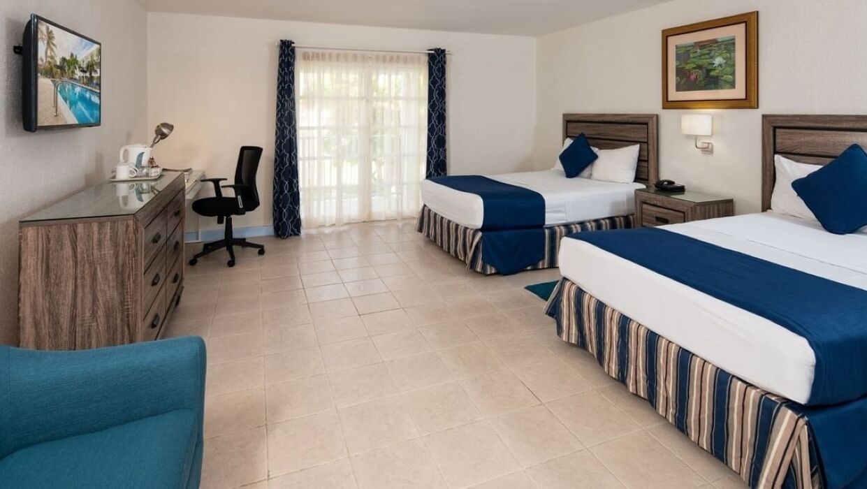 Island Escape Steps From Dover Beach With Pool Access - Bridgetown