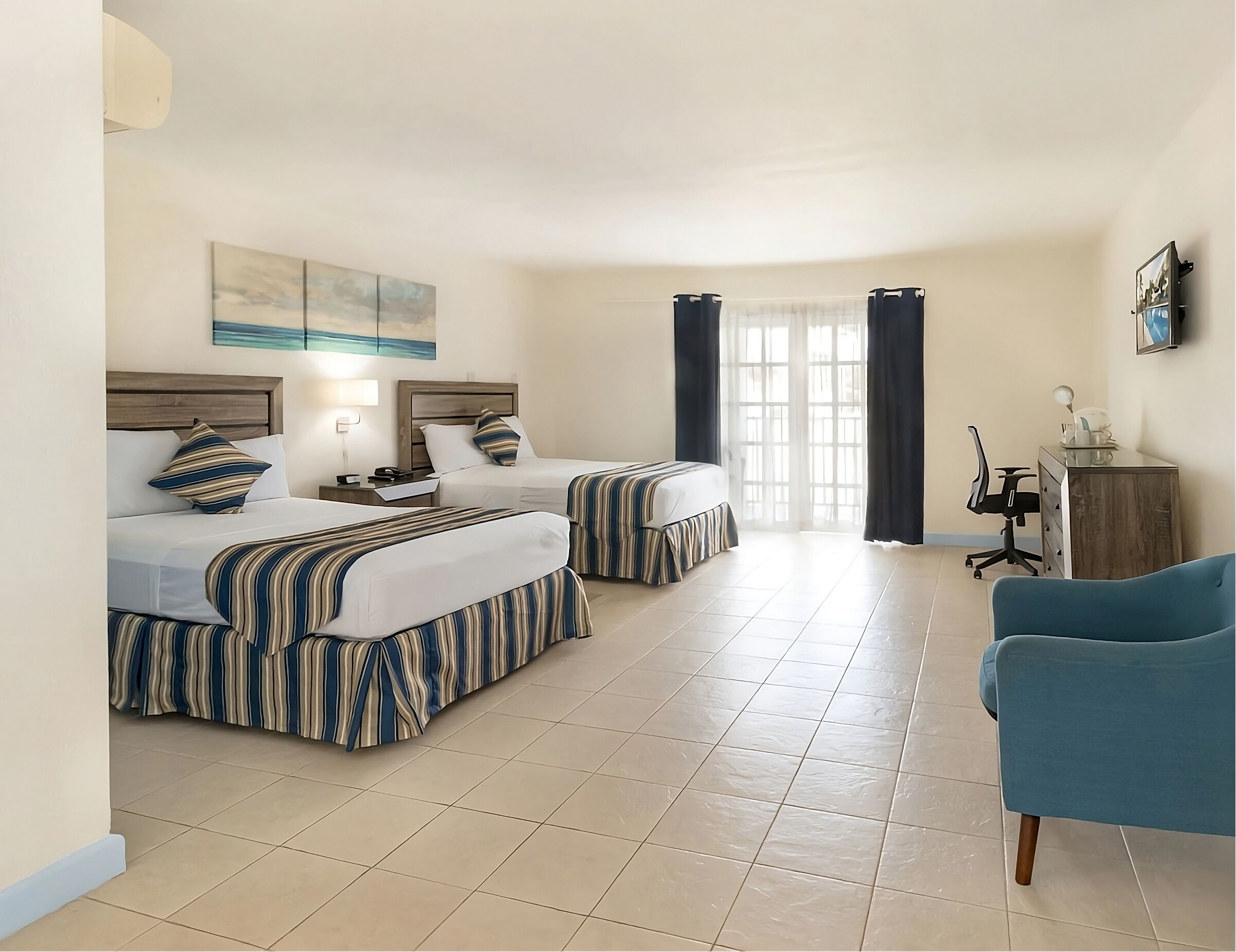 Stay In The Heart Of Barbados' Vibrant South Coast L 2 Units For Group Stay - Bridgetown