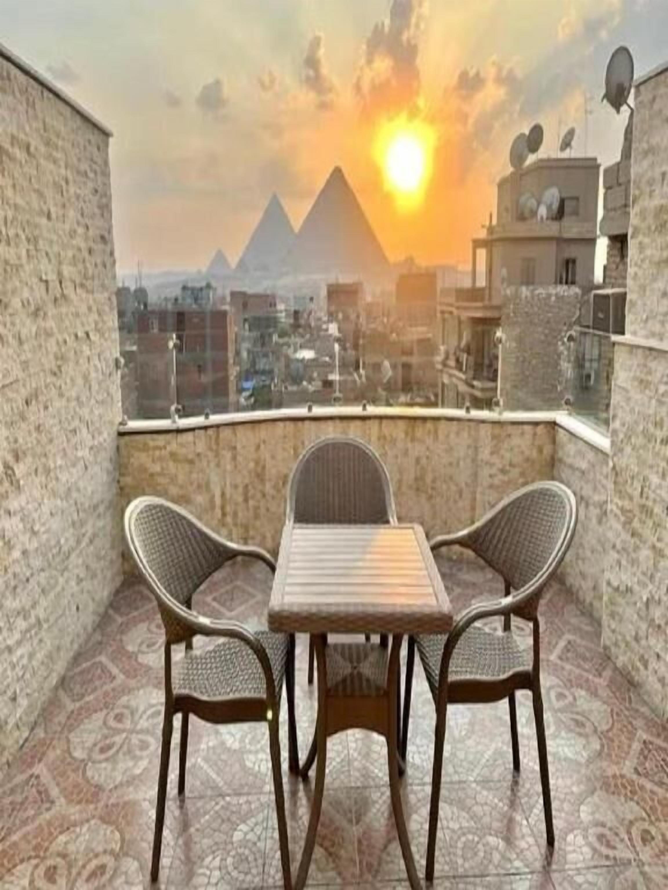 Apartment, Balcony, City View | Outdoor dining