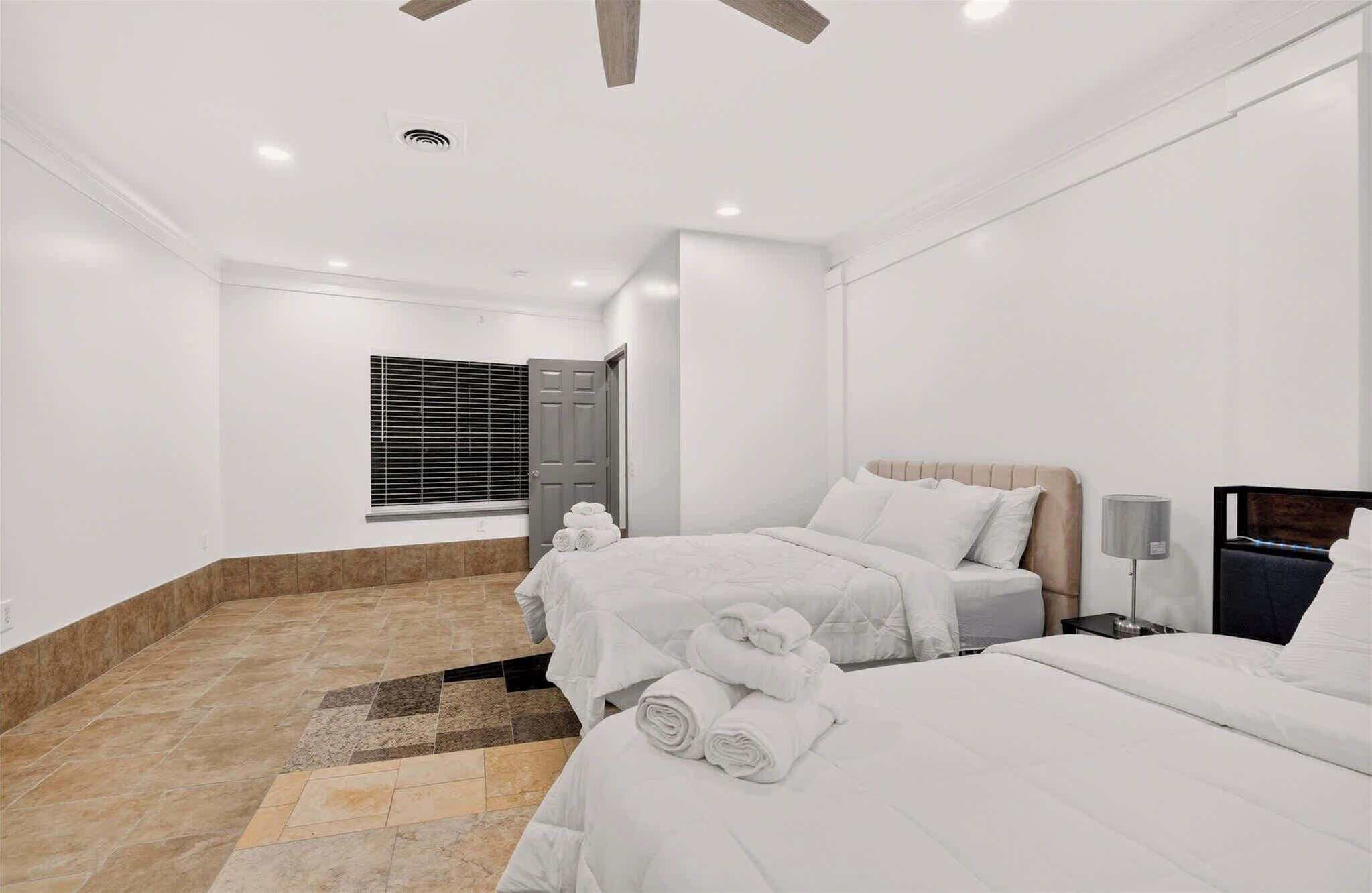 2 bedrooms, iron/ironing board, free WiFi, bed sheets