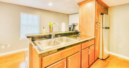 Grant Line Residence Unit A | 10 Min to Louisville