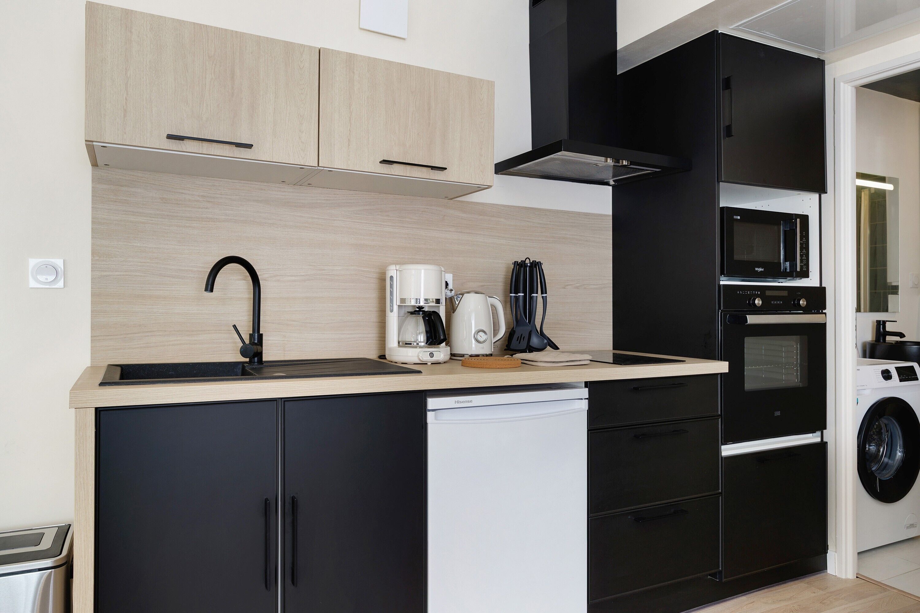 Kühlschrank, Mikrowelle, Ofen, Herdplatte