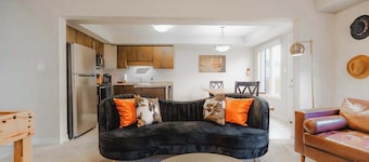 The Thorold Manor Retreat 6BD | BBQ & Games