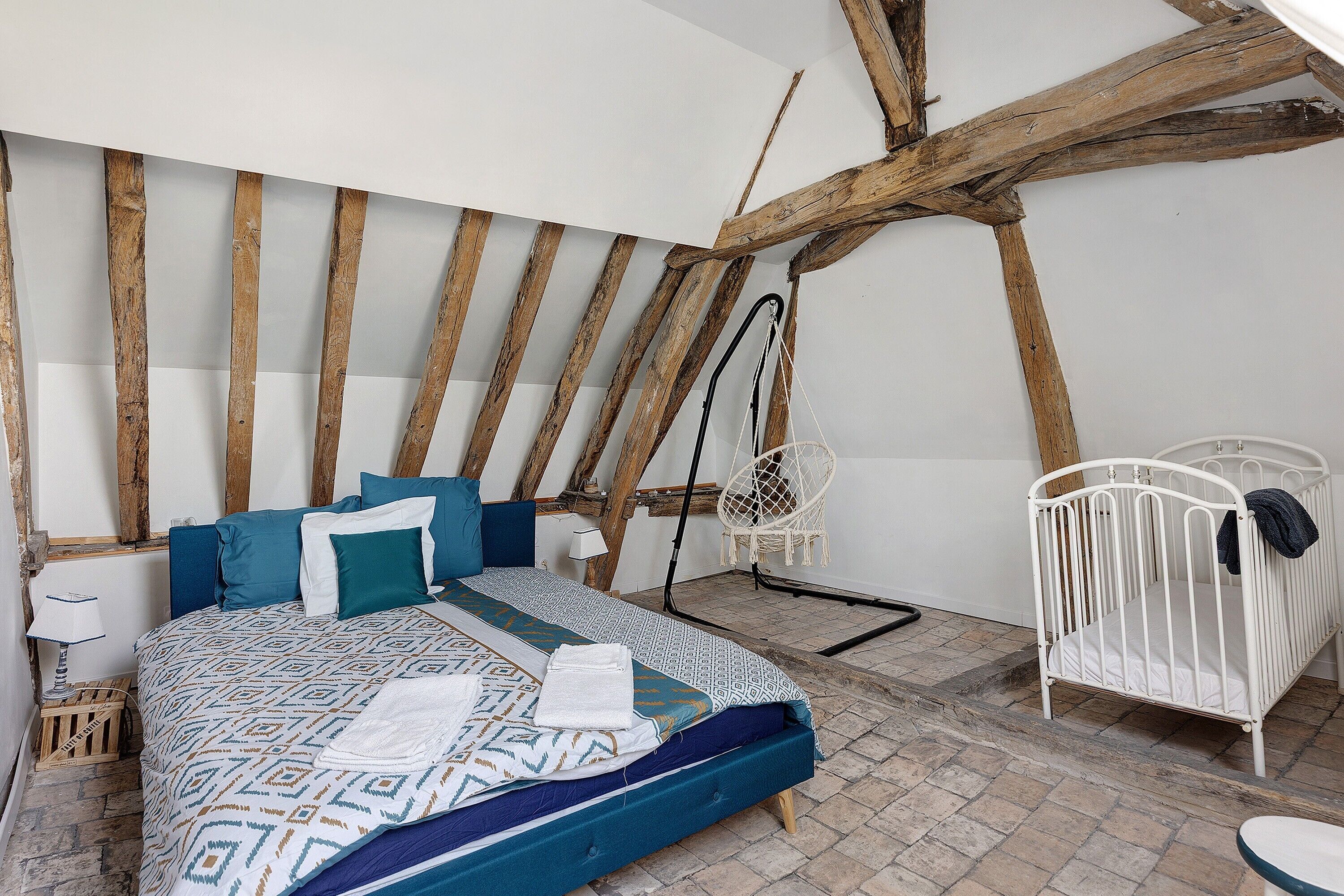 2 bedrooms, WiFi, bed sheets