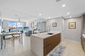 Apartment, Mehrere Betten (Bayside Breeze) | Eigene Küche
