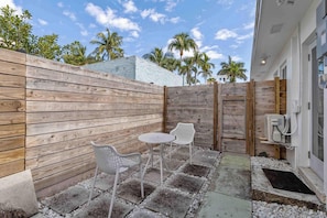 Studio, 1 très grand lit, vue jardin (Marina Row 3) | Vue de la chambre