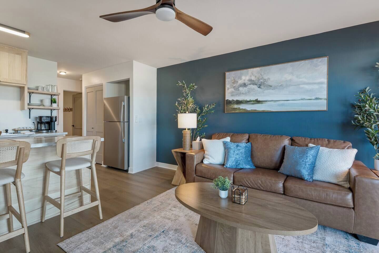 Smart TV, fireplace