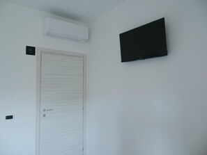 Interior - Room 'Camera Arsenale' with Wi-Fi and Air Conditioning (Venice)