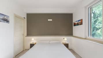 WiFi, bed sheets