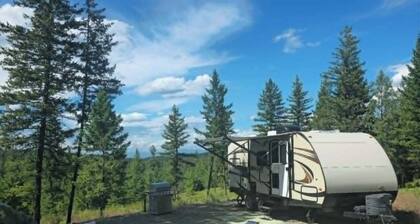 Camper on 1.5 acre Lot in Rexford, Boat Parking, Outdoor Kitchen, Fire Pit
