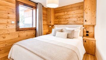 WiFi, bed sheets