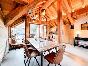 Dining - Chalet Le 1540 Valloire – Cozy Mountain Retreat for 10 Guests (Valloire)