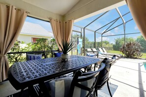Dining - Private Pool + Gated Community + Sleeps 10! (Davenport)