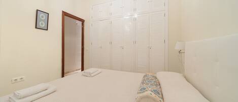 1 quarto, ferros/tábuas de passar roupa, Wi-Fi, roupa de cama
