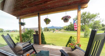 Spacious 6-BDRM AC+Gym+Hot Tub,Gorgeous Mountain View’s, Huge Yard in Livingston