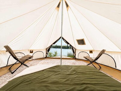 Sunrise Lodge - Lakeside Glamping Experience