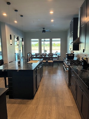 Private kitchen - 5BR Acreage Farmhouse + Pool & Stunning Hill Views (Clovis)