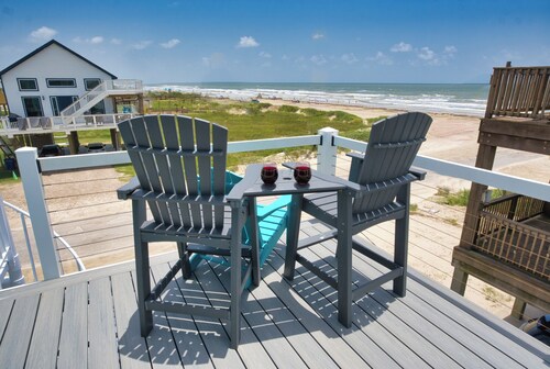 Oceanaire: Steps from the Beach!