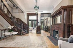Interior - Hamilton House Apt 5 with Pvt Bath & Fireplace (New York)