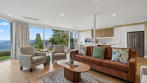 Smart TV, fireplace - Honeysett - breathtaking escarpment views (Leura)