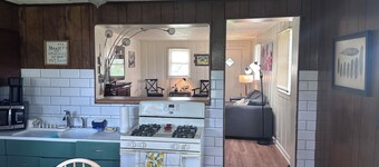 Cozy 2-bedroom house situated on 12 acres in Kansas City, Missouri