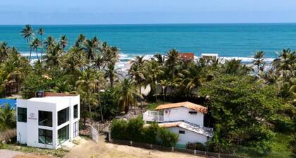 Jardín del Mar, House 8. Comfortable and fully equipped, right on the Caribbean Sea