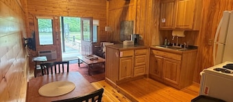 Cozy Gull Lake View Cottage